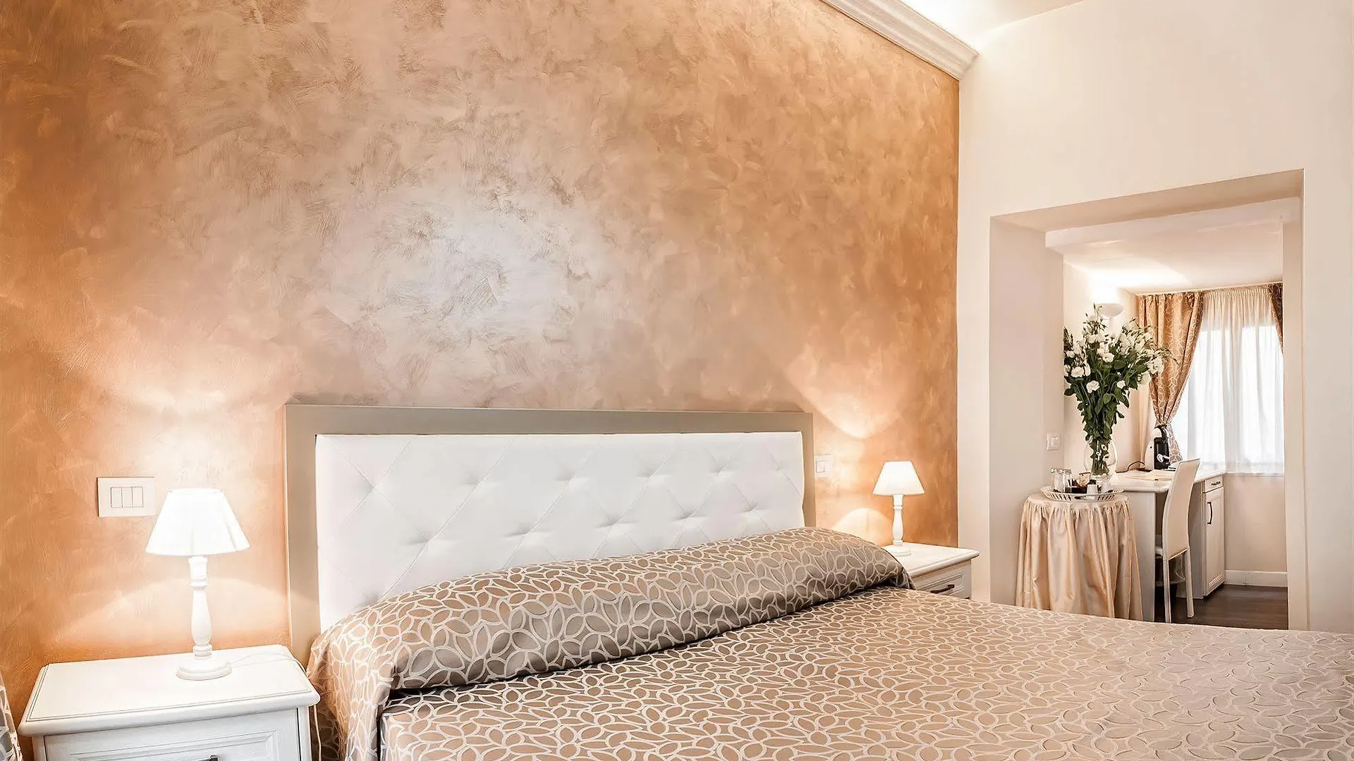 Relais De L'Opera Bed & Breakfast Rome 2*,